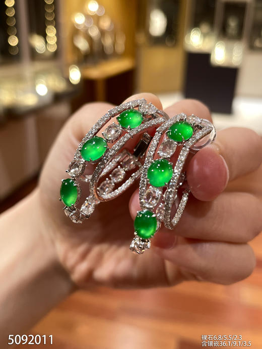 5092011，蛋面耳坠。具体价格微信咨询 商品图1