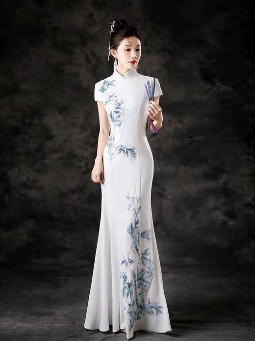 新款高档演出服舞台装白色竹叶长款鱼尾中式模特走秀显瘦女 商品图0