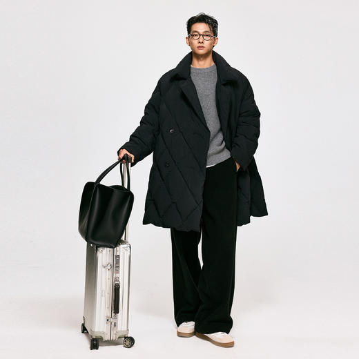 棉仓3671015002-菱形格宽松大衣款羽绒服中长款西装领匈牙利95白鹅绒 商品图3