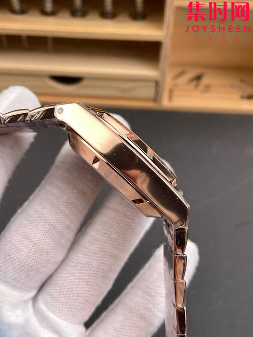 江诗丹顿 Overseas 8F纵横四海计时系列5500V 5520V 男士腕表 升级版V3版 搭载7750自动上链机械机芯 商品图3