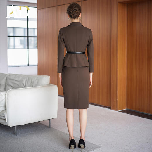 AD秋冬磨毛质感西装套装女深棕色气质两件套2025新款保暖外套半裙 商品图4