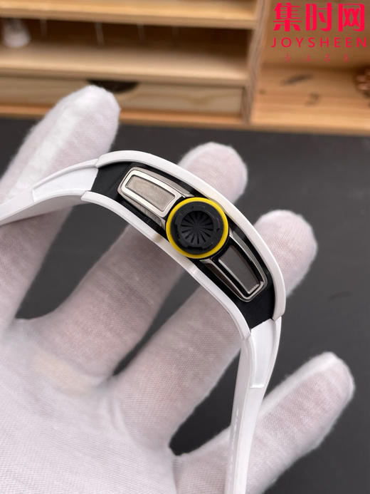 【贵重物品】只适合高端玩家 RF理查德米勒RM61 RM061男士系列"跑道"NTPT碳纤维壳/TZP陶瓷壳 男士腕表 商品图5