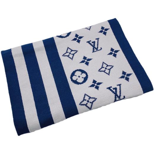 针织围巾采用特殊提花工艺，搭配撞色边缘与刺绣标识 商品图5