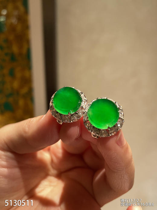 艳绿圆牌耳坠【5130511】具体价格微信咨询 商品图1