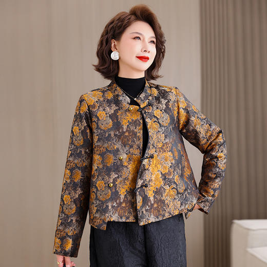 2025新款新中式妈妈国风外套女提花盘扣立领夹棉高端洋气百搭外套 商品图0