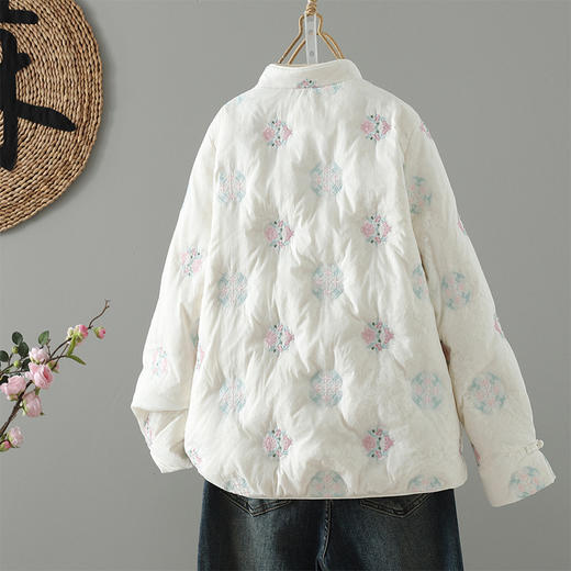 GYH 5666百搭刺绣新中式盘扣保暖立领加厚休闲棉服 商品图3