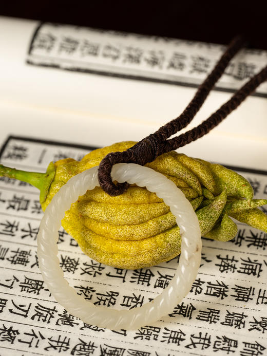 清	白玉绳纹袈裟扣 商品图1