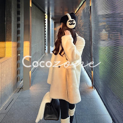 COCO ZONE 刘 一一 “雪绒绒”双排扣翻领口袋皮草 CD2A2942 商品图2