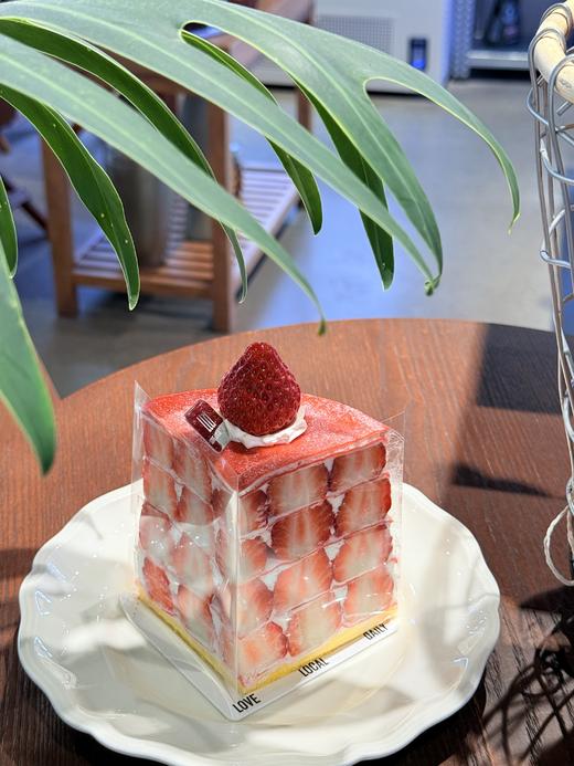 【首尔同款】巨无霸草莓千层奶糕 商品图1