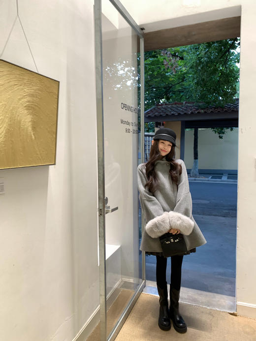 Read Nameless /狐狸毛袖口羊绒灰色大衣 2025/11/17 商品图7