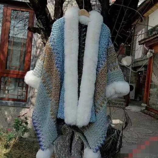 丽江大理吊球披肩仿獭兔毛超大毛领民族风围巾斗篷带袖外套女披风民族风围巾藏族围巾 商品图1