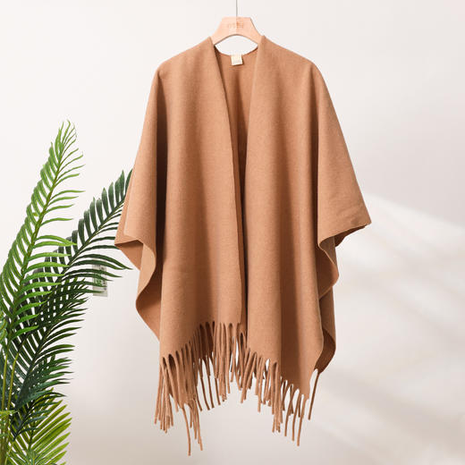 高级感纯色外搭加厚羊毛开叉大披肩女士披风斗篷冬季保暖护肩颈围 商品图3