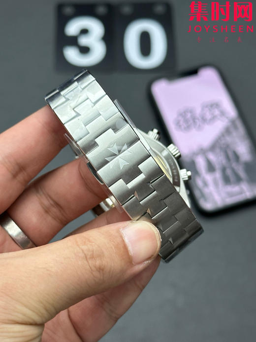 江诗丹顿 Overseas 8F纵横四海计时系列5500V 5520V 熊猫盘 男士腕表 表径42.5mm 升级版V3版 搭载7750改Cal.5200自动上链机械机芯 商品图4