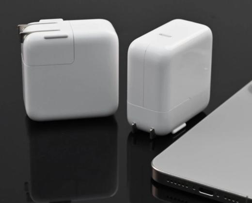 苹果原装30W充电器 美规95新 国内可用 可折叠替换插脚 商品图1