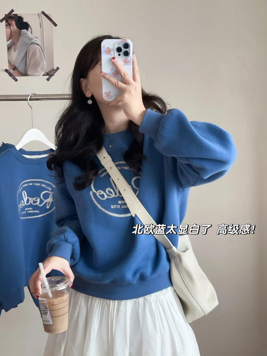 显白北欧蓝💙加绒立体字母植绒刺绣套头卫衣 商品图1