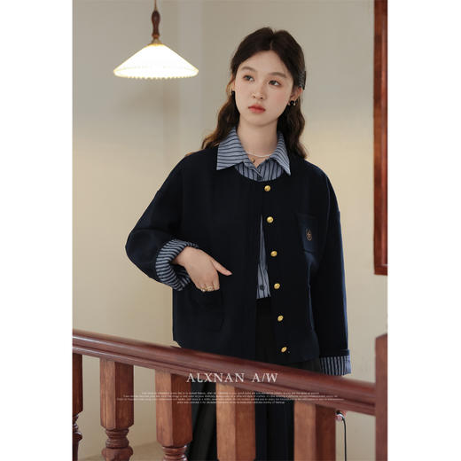 鹿向南「弗恩日记」法式学院风短外套女冬季2025新款休闲宽松上衣LXN32126 商品图3