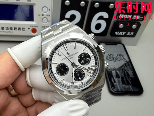 江诗丹顿 Overseas 8F纵横四海计时系列5500V 5520V 熊猫盘 男士腕表 表径42.5mm 升级版V3版 搭载7750改Cal.5200自动上链机械机芯 商品图1