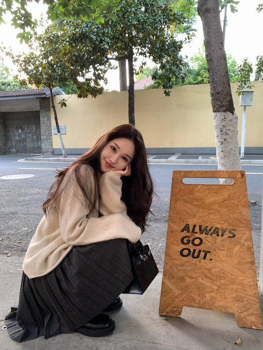 Read Nameless /羊绒交叉系带领口毛衣+灰色毛呢百褶裙 2025/11/17 商品图7