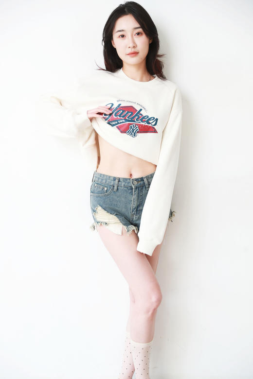 高颜值复古卫衣，内里加厚加绒。胶片感胸口印花圆领外套C111668 商品图8