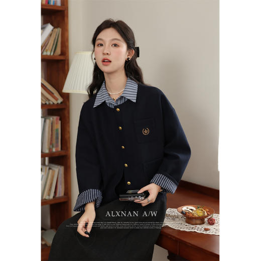 鹿向南「弗恩日记」法式学院风短外套女冬季2025新款休闲宽松上衣LXN32126 商品图4