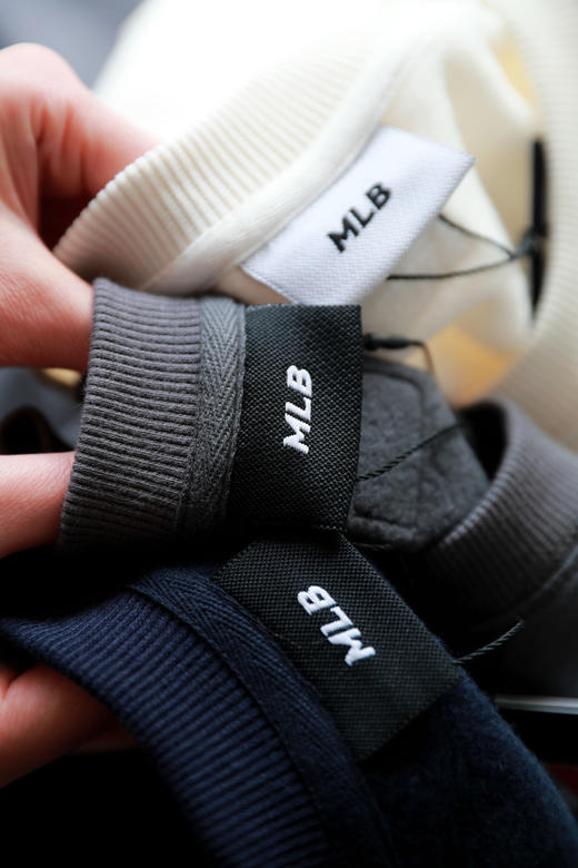 高颜值复古卫衣，内里加厚加绒。胶片感胸口印花圆领外套C111668 商品图1