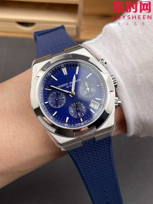 江诗丹顿 Overseas 8F纵横四海计时系列5500V 5520V 蓝色盘 男士腕表 表径42.5mm 升级版V3版 搭载7750改Cal.5200自动上链机械机芯 商品图8