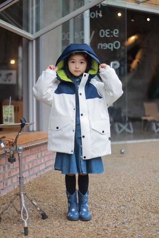 Moncl 2025新款冲锋连帽儿童小标羽绒服 商品图2