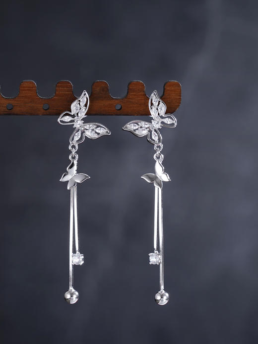 子佩集S925银【风动蝶随】耳钉【Z16842】纯银时尚蝴蝶锆石流苏耳钉2503 商品图0