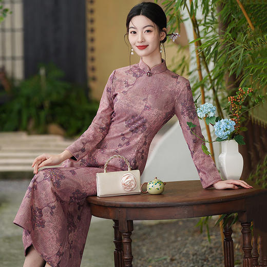 SC22653红色国风新中式秋季长袖改良旗袍2025新款女复古妈妈连衣裙秋冬装 商品图3