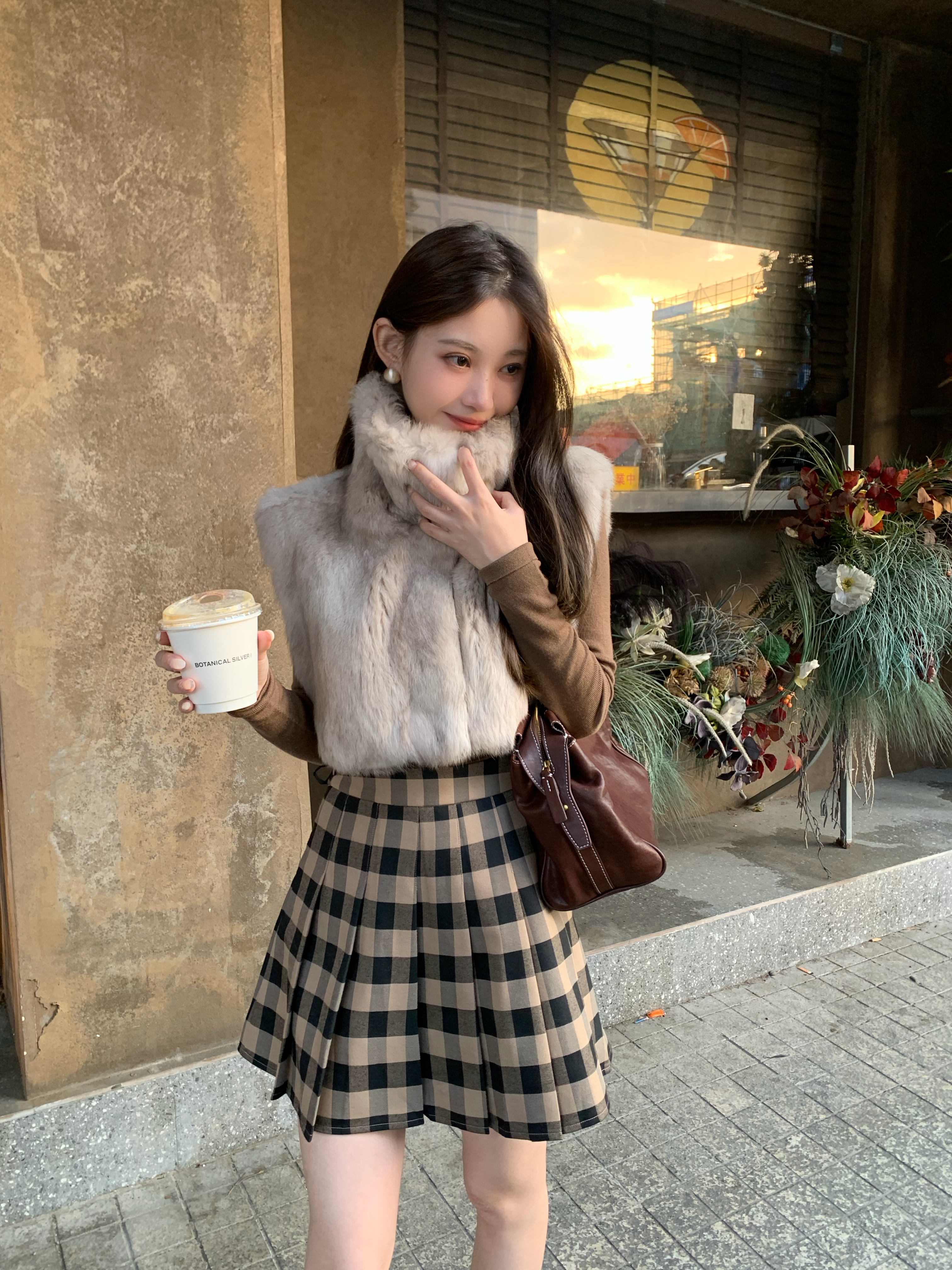 Read Nameless /秋冬格子裙裤+奶茶色皮草披肩 2025/11/17