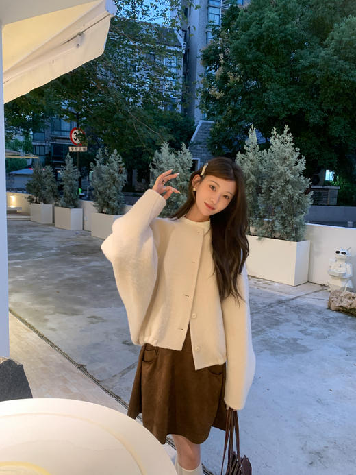 Read Nameless /苏力羊毛蝙蝠袖奶白色外套 2025/11/17 商品图2