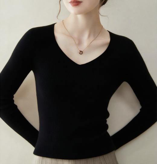 逸红颜明月优选#『100%软黄金山V领羊绒毛衣』-[630/1件,1200/2件] 『云绒』贴身穿的云朵修身款,6 月龄小山羊绒细腻软糯 商品图9