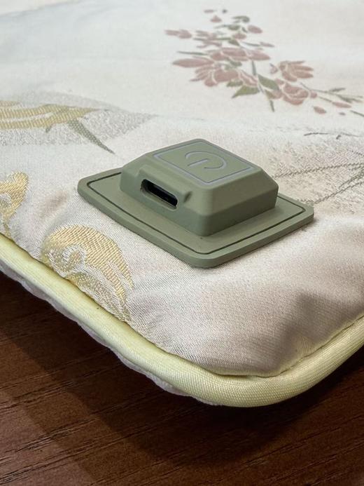 久坐不如灸坐‼️【盐掌柜艾绒加热坐垫】来自小米生态链和遥遥领先的代工厂🏭暖臀+暖腹+暖足，一垫搞定~ 内含125克黄金陈艾绒 商品图6