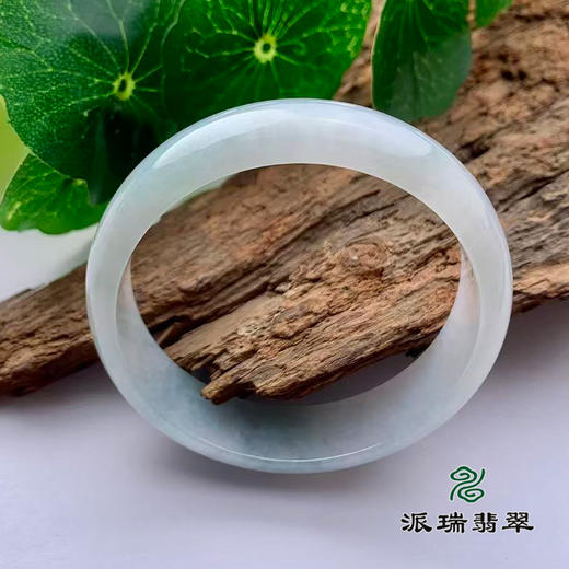 派瑞翡翠 翡翠手镯 糯冰 浅绿 商品图0