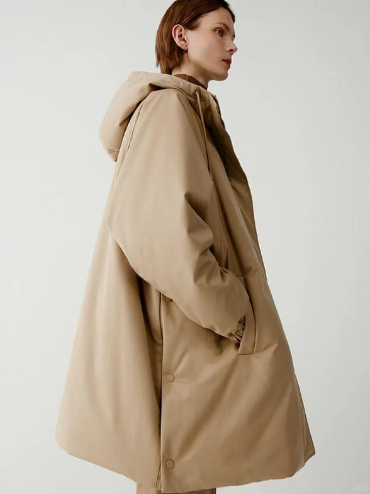 “温暖大被子”丝羊毛精纺平纹布廓形鹅绒羽绒服 独特织造技术 宽松廓形 甄选高品质白鹅绒填充 侧边按扣设计 不显臃肿 商品图1