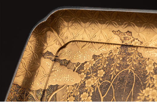 独角鹿西洋古董  19世纪末日本明治时期出品「垂樱飞燕」主题金梨地蒔绘赏盘 商品图4