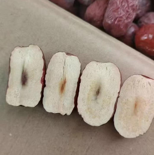 俗话说“一日食三枣，百岁不显老” 【若羌红枣】被誉为天然的维生素丸 具有补Q益X，养血安神的作用✌️ 商品图2