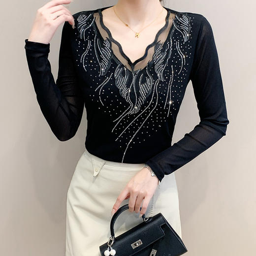 KQL 461H8016性感蕾丝镂空烫钻网纱长袖大码修身显瘦打底衫 商品图0