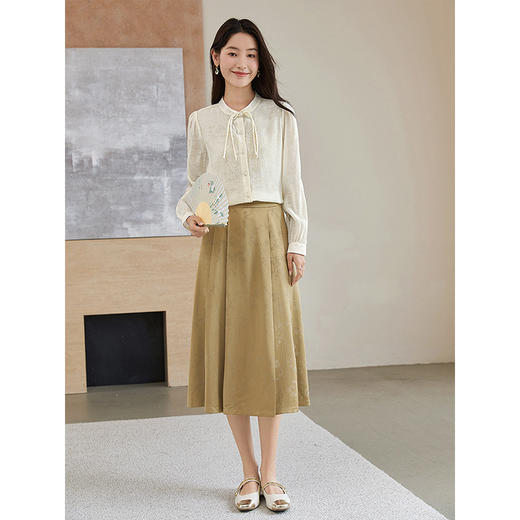 【年终特卖】熙世界新中式蝴蝶刺绣衬衫女2025秋新款国风暗纹雪纺衬衣长袖上衣 商品图4