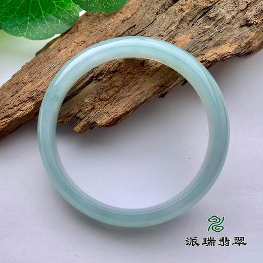 派瑞翡翠 翡翠手镯 糯冰 浅绿 商品图1