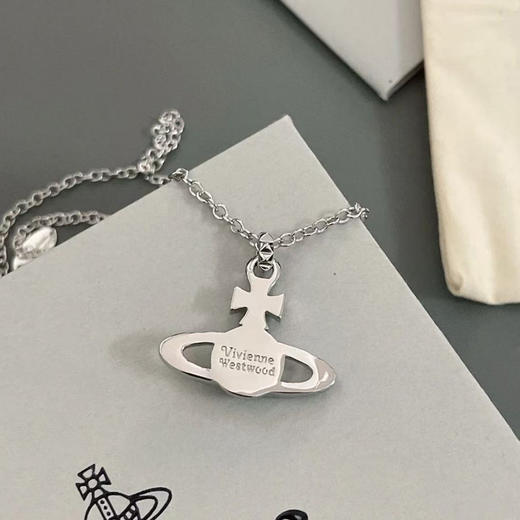 春日限定【抢先购】Vivienne西太后铆钉款土星项链银色/耳饰银色 -mi_bba 商品图9