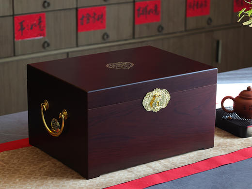 压箱底  儿女茶（9999）2020年班章普洱生茶  砖茶 典藏木箱装 4砖/箱 商品图3