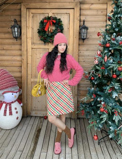 显白树莓粉 多巴胺奶fufu软糯别致麻花圆领毛衣 商品图3