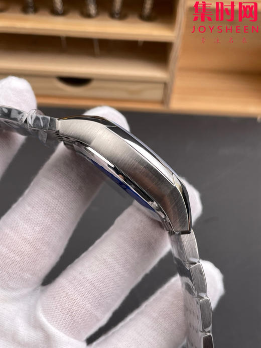 欧米茄 VS碟飞系列 VS蝶飞“明亮之黑” “明亮之蓝” 大碟飞 男士腕表
机芯：搭载VS定制Cal.8500一体 商品图3