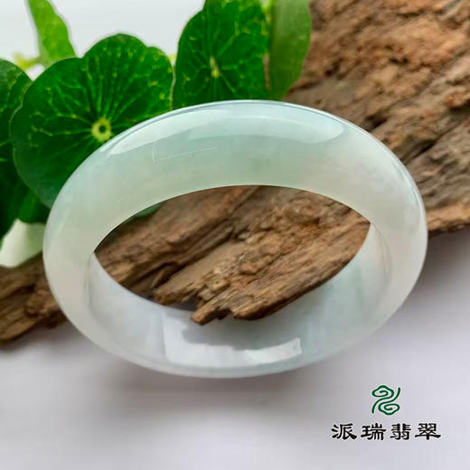 派瑞翡翠 翡翠手镯 糯冰 浅绿 商品图0