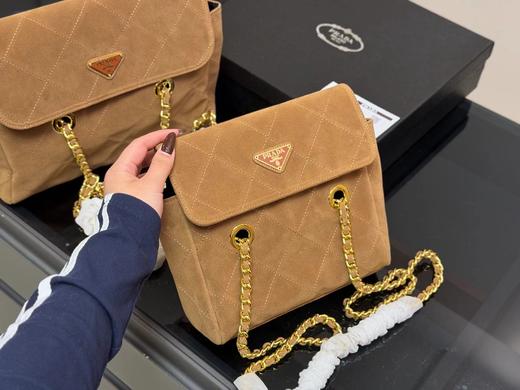 D111720菱格绗缝大容量单肩斜挎麂皮降落伞包 商品图12