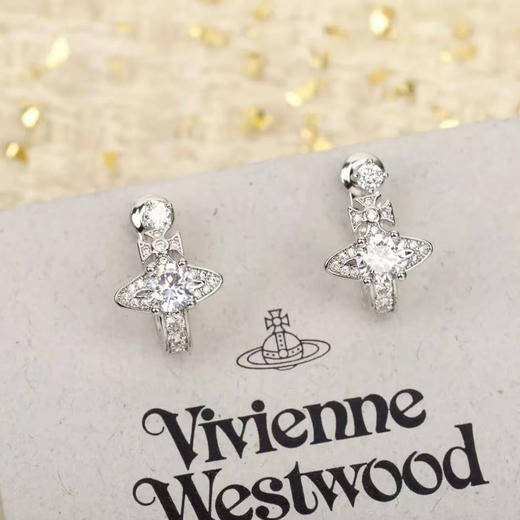 春日限定【抢先购】Vivienne西太后半开口土星紫钻耳饰银色/西太后半开口土星钻石耳饰银色 -mi_bba 商品图0