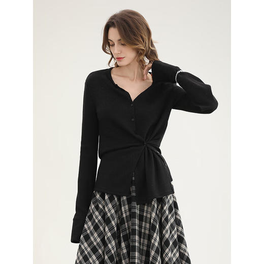 COCOBELLA多穿法不规则捏褶毛针织衫通勤黑色内搭上衣MZ3302 商品图3