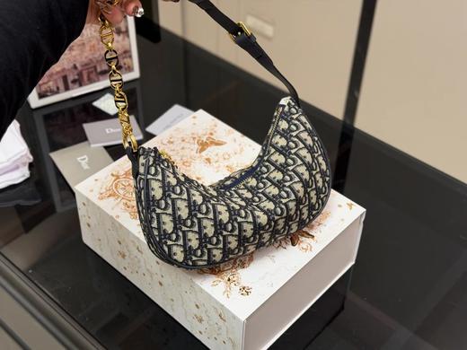 D111721复古老花好看不过时耐用耐脏月亮包腋下包 商品图11