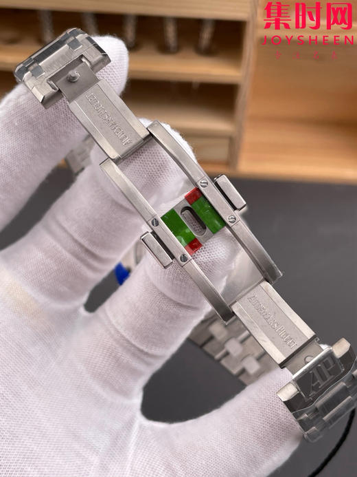 钛合金版本 ZF爱彼皇家橡树系列15202IP烟熏蓝珠光面 皇家橡树15202钛壳 超轻！男士腕表 表径39mm 小手腕福音 商品图6